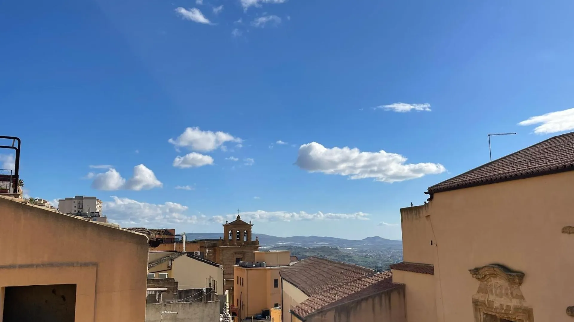 2 Apartments - Akragas Home 1 & Akragas Home 2 In Center With View 阿格里真托